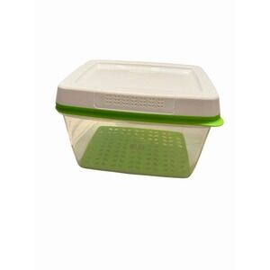 Rubbermaid FreshWorks Produce Saver Fresh W/ Insert Vent Large 17.3 Cups 4.1 L